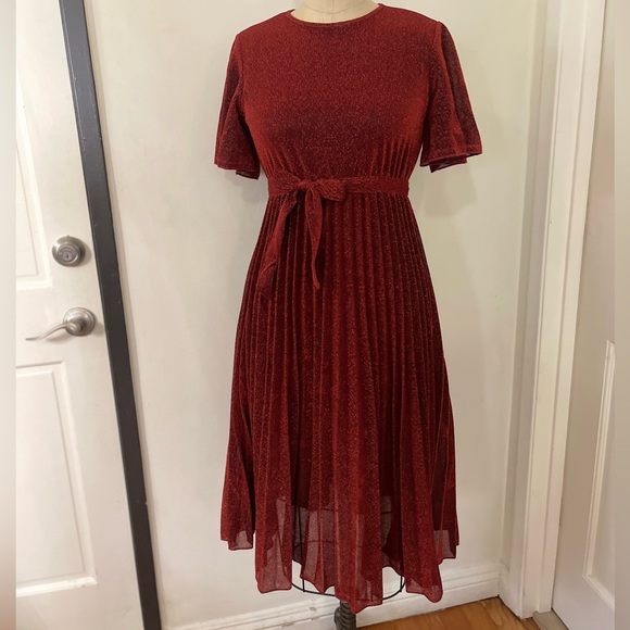 FLUTTER SLEEVE SELF BELTED PLEATED GLITTER DRESS - Picture 6 of 11